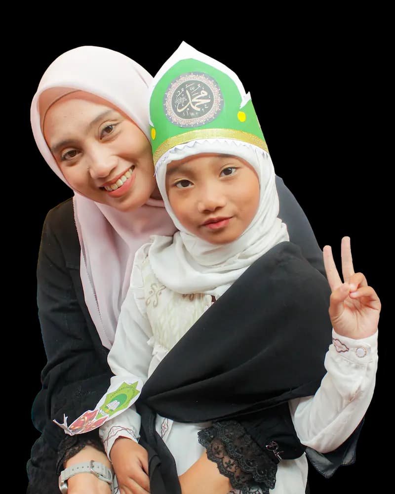 Ibu Arika bersama putrinya
